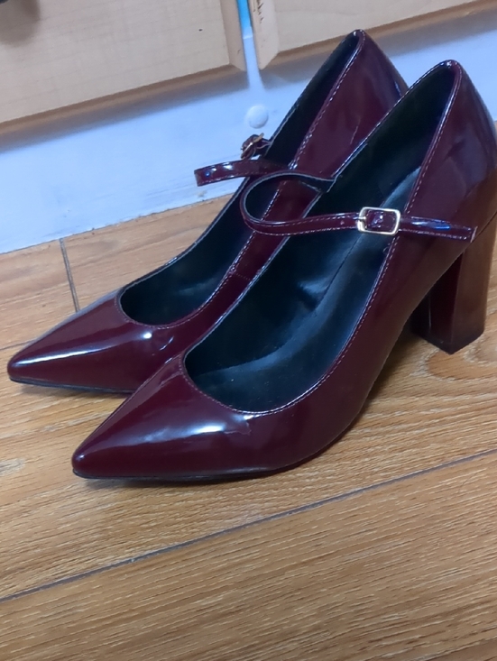 le chateau Shoes - le chateau Burgundy Patent Mary Jane Pumps with Block Heel